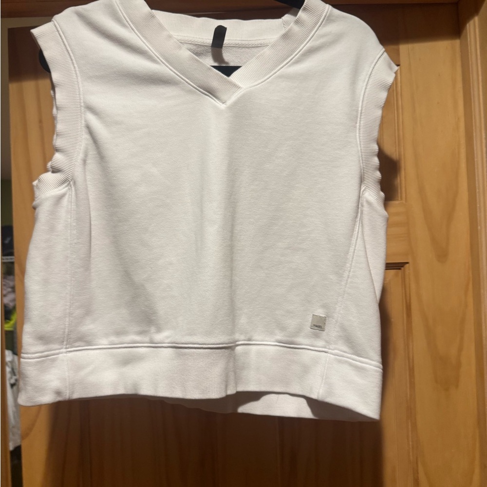 Vuori Ivory Sleeveless Muscle Tee